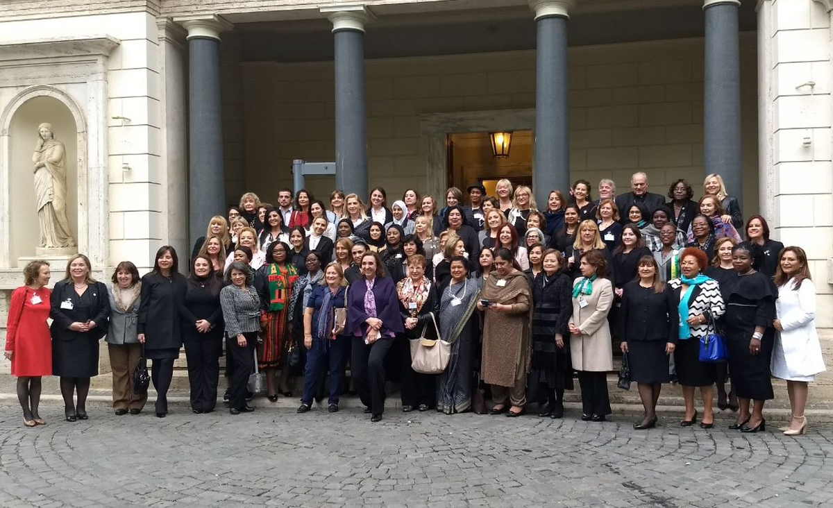 Foto: AMJA - Representantes de AMJA participaron en el Vaticano de una cumbre sobre trata de personas y crimen organizado